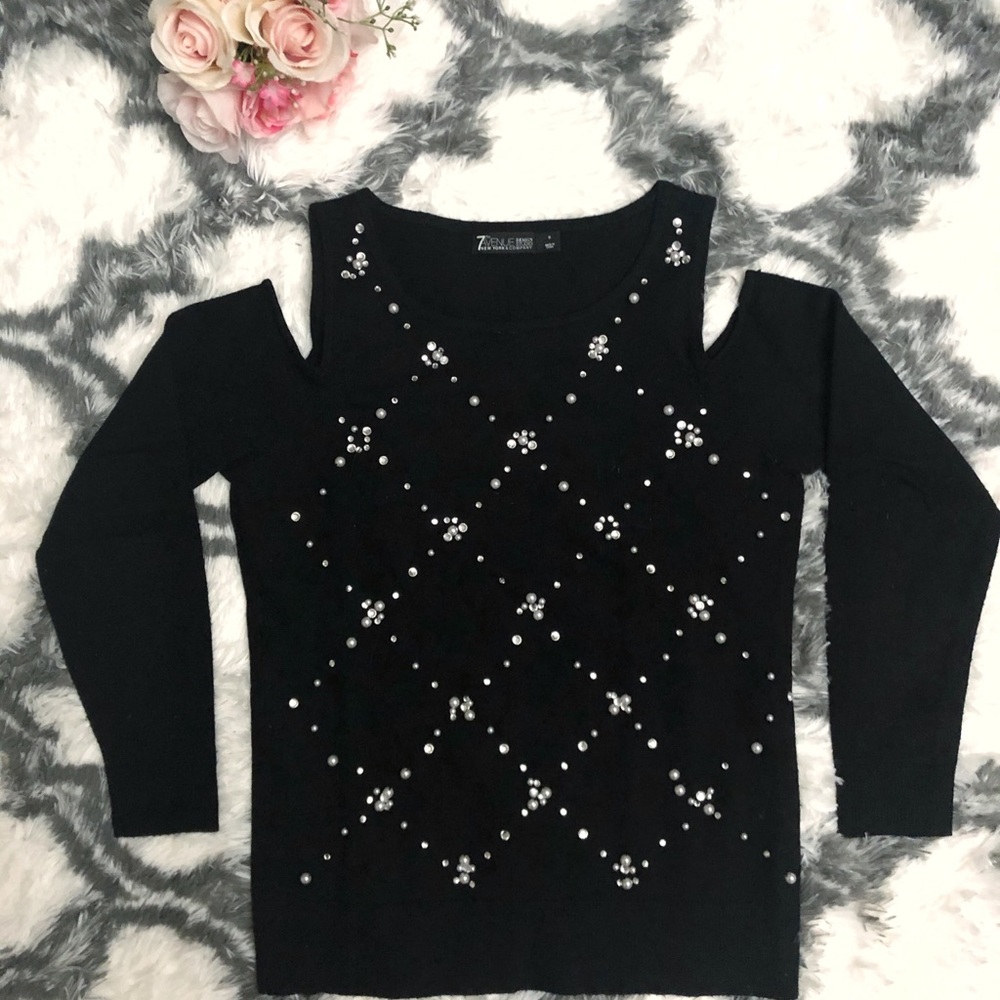 Sweater - Picture 1 of 2